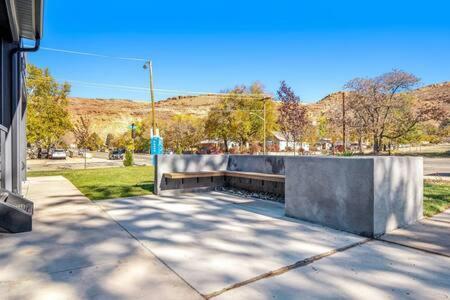 Near Downtown Stylish 2Br With Amazing Patio - 6 Βίλα Moab Εξωτερικό φωτογραφία
