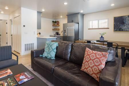 Near Downtown Stylish 2Br With Amazing Patio - 6 Βίλα Moab Εξωτερικό φωτογραφία