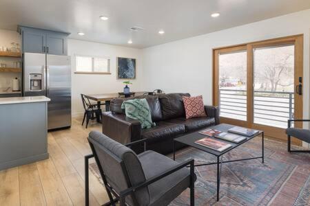 Near Downtown Stylish 2Br With Amazing Patio - 6 Βίλα Moab Εξωτερικό φωτογραφία